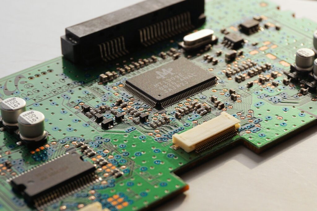 circuit-board-1429542_1920 cicotron GmbH | Flex und Starr-Flex Leiterplatten